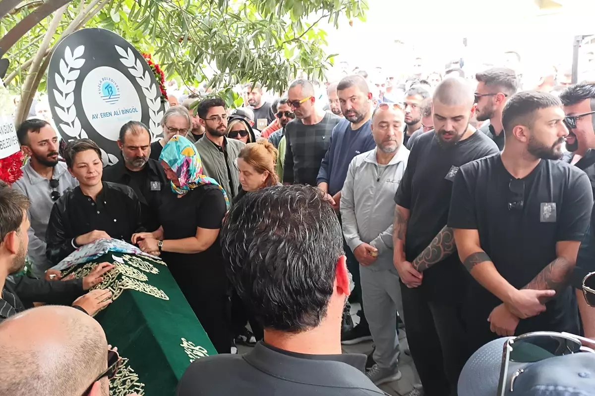 Güllü Son yolculuğuna uğurlanıyor