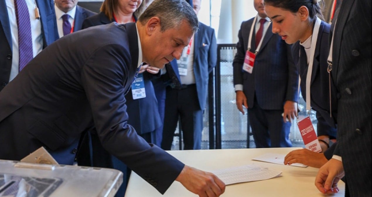 Özgür Özel A Takımını değiştiriyor