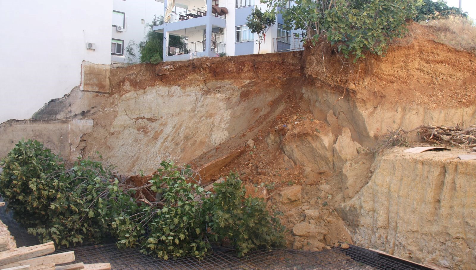 Aynı inşaatta ikinci kez göçük