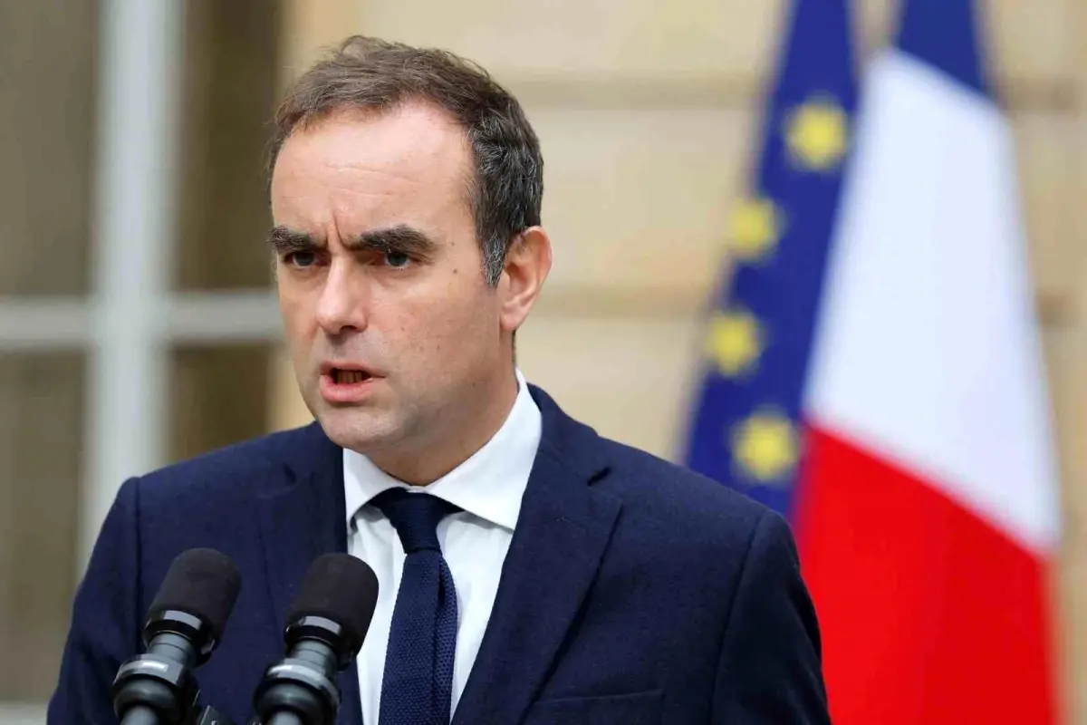 fransada yeni siyasi kriz macron lecornuyu yeniden basbakan secti THarrrMn