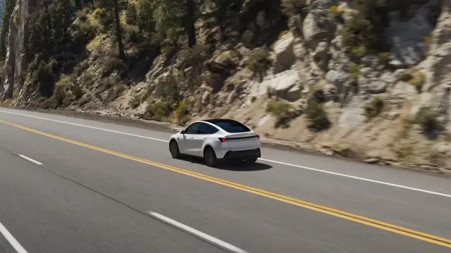 Tesla, en ucuz SUV modelini tanıttı: Yeni Tesla Model Y Standard ne kadar? Fiyat ve donanım farkları