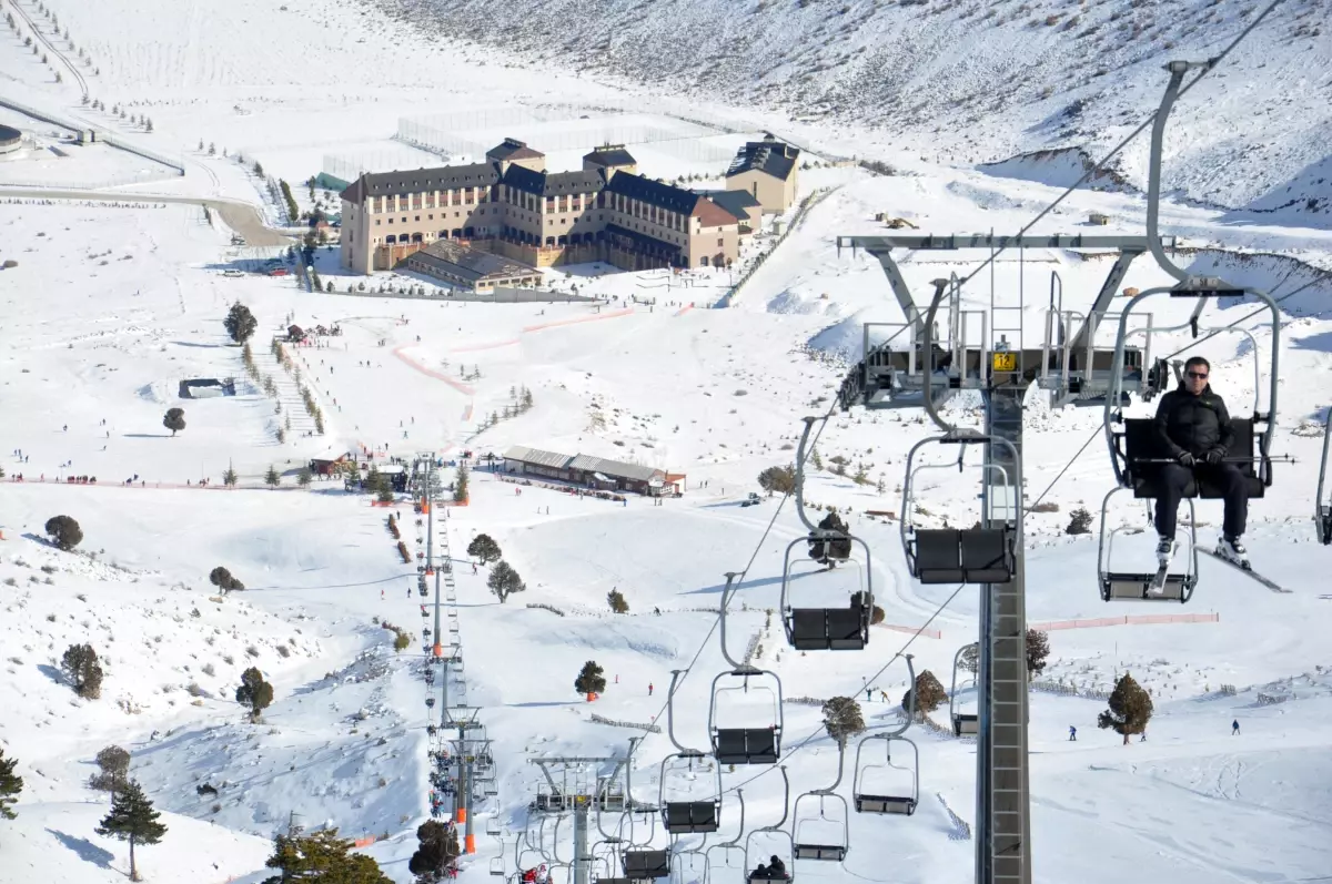 Davraz Kayak Merkezi’nde Kar Makineleriyle Sezon Uzatılacak