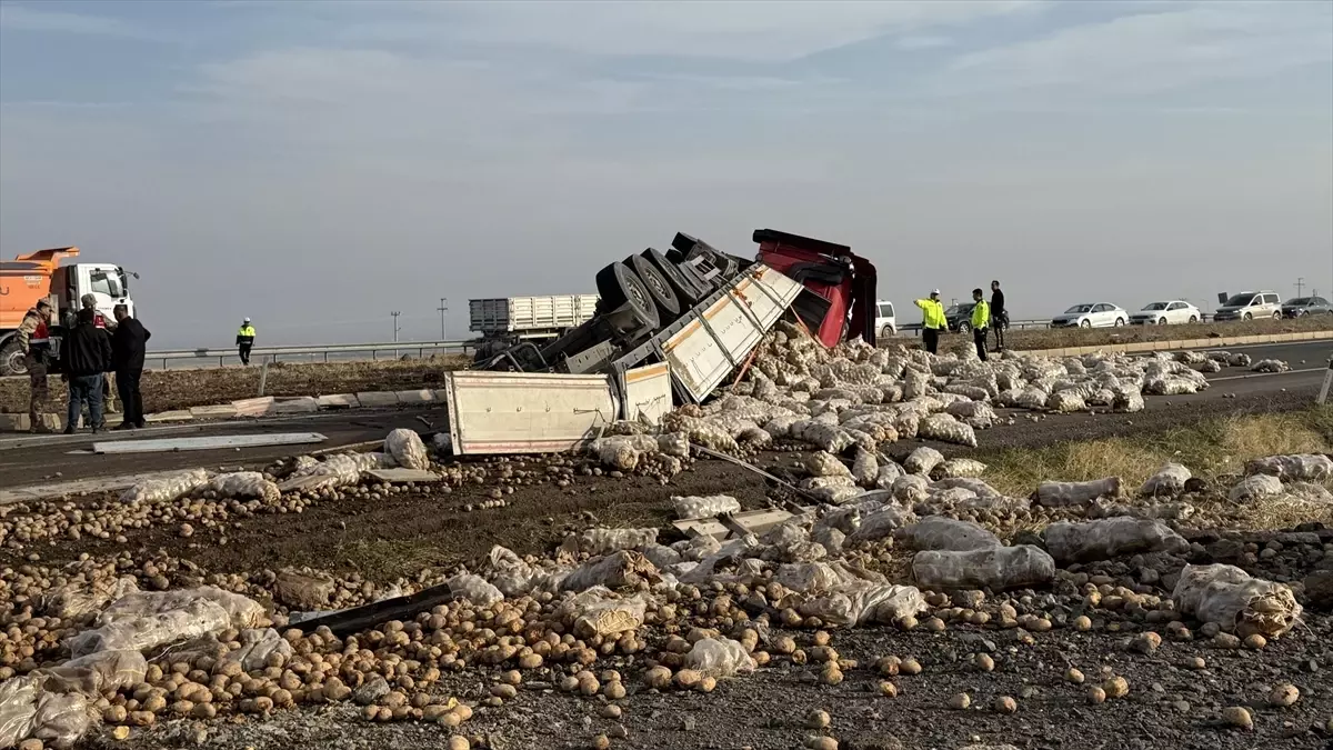 Diyarbakır-Şanlıurfa Yolunda Tır Kazası
