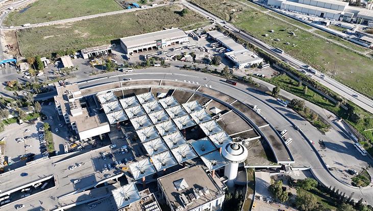 İzmir Büyükşehir Belediyesi otobüs terminalini işleten İZOTAŞ’a haciz işlemi başlattı