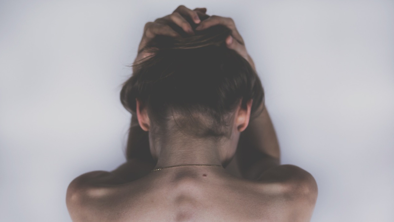 Kadınlar ve yüksek gelirli ülkelerde yaşayanlar daha fazla etkileniyor: 2,8 milyar kişi bu sağlık sorunuyla mücadele ediyor!