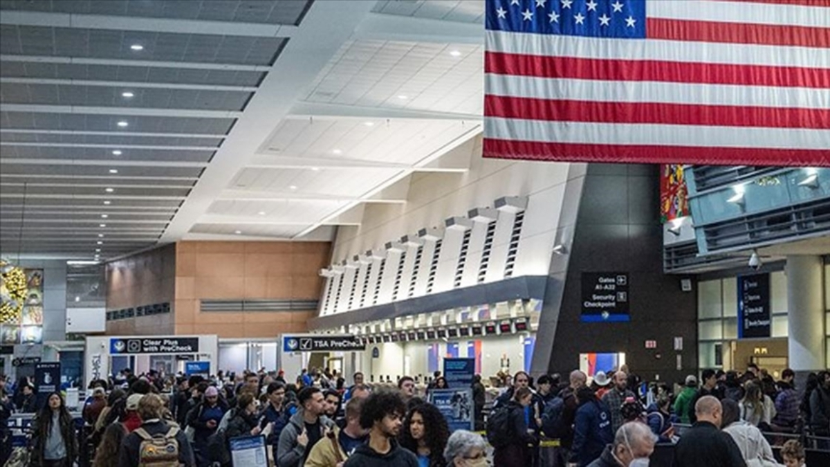 ABD’ye seyahat yasağı bulunan ülkeler arasına Suriye ile Filistin de eklendi