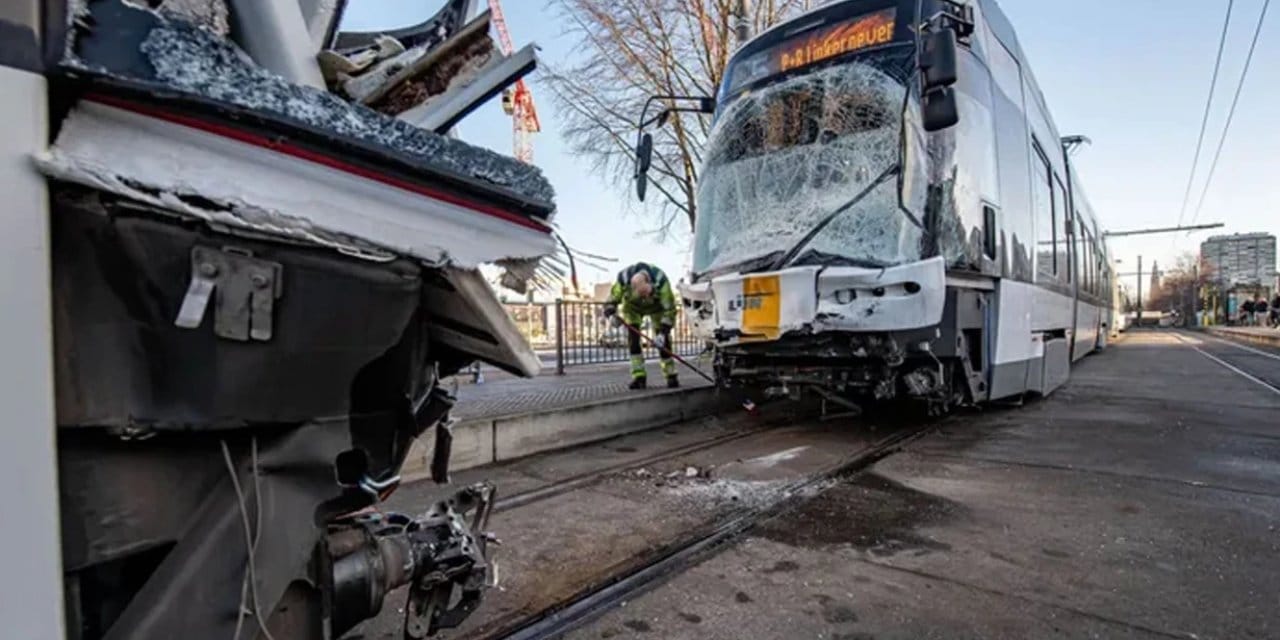 Belçika’da iki tramvay çarpıştı