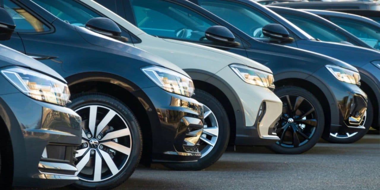 İkinci el otomobilde satarken kâr ettiren modeller: Üç yıl önce alanlar şimdi yaşadı