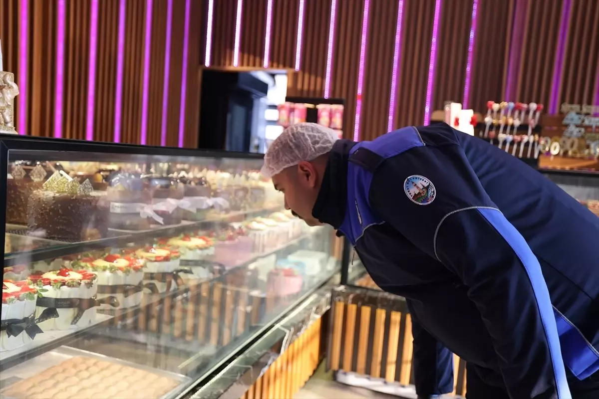 Tokat Belediyesi zabıta ekipleri yılbaşı öncesi fırın ve unlu mamul işletmelerini denetledi