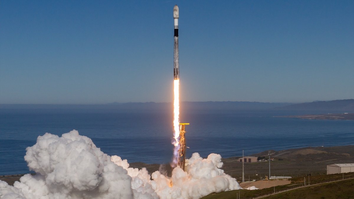 Türkiye’nin ilk milli YTA’sı FGN-TUG-S01 uzaya fırlatıldı