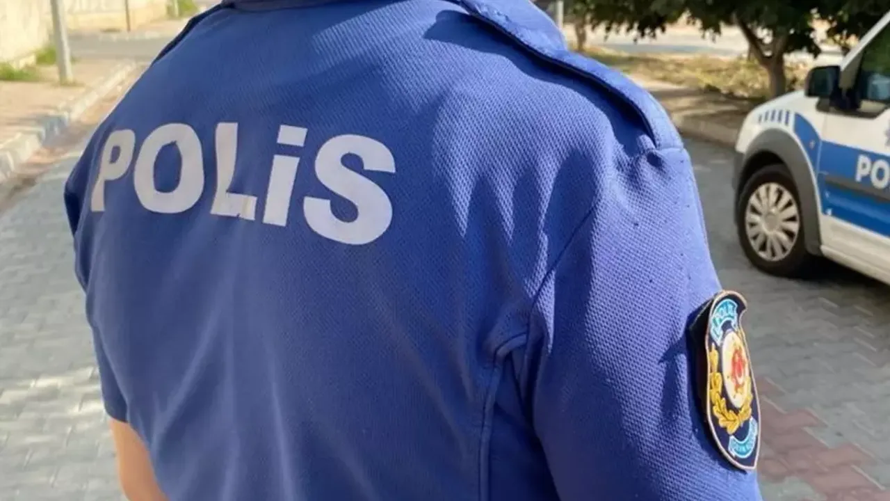 Aracını muayene götüren polis memurunu döverek öldürdüler