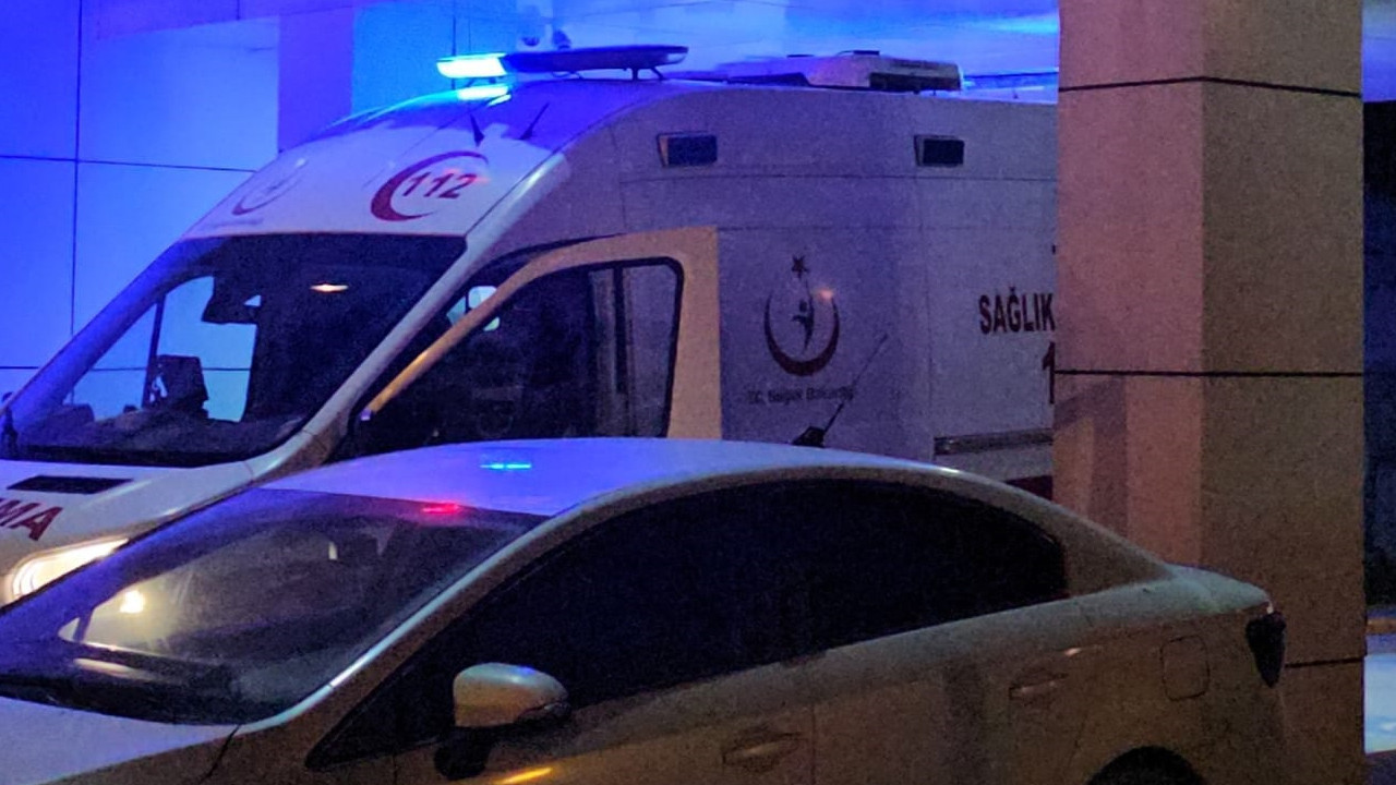 otel-havuzunda-esiyle-birlikte-yuzuyordu-talihsiz-kadindan-aci-haber-5hV6FQSZ