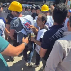 Ankara merkeze gelmek isteyen ancak önleri kesilen madencilerin Beypazarı’ndaki bekleyişi sürüyor: İşçi söz değil, ücretini istiyor