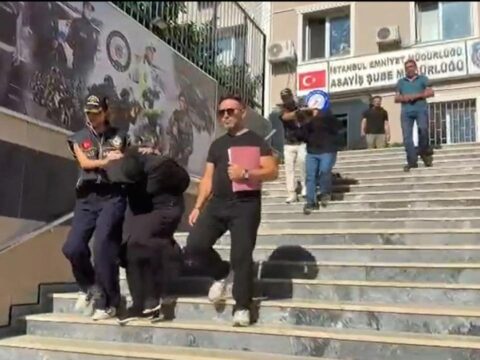 55 kilo altin calan cift yakayi ele verdi QnLAcT5W