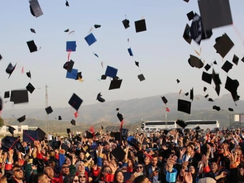 Universite mezunlarinda istihdam geriledi en yuksek oran tip mezunlarinda en yuksek kazanc pilotajda n9uULT7t